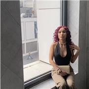 Je peux enseigner le chant, ainsi que le français, et des enfants ou même à des adolescents